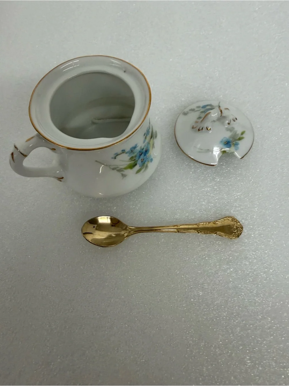 Vtg Schwarzburg Porcelain lidded Sugar Bowl Blue forget-me-knots Gold Trim